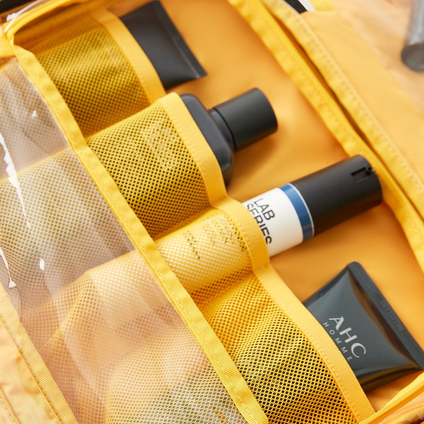 (free gift) Paz Hanging Toiletry Bag