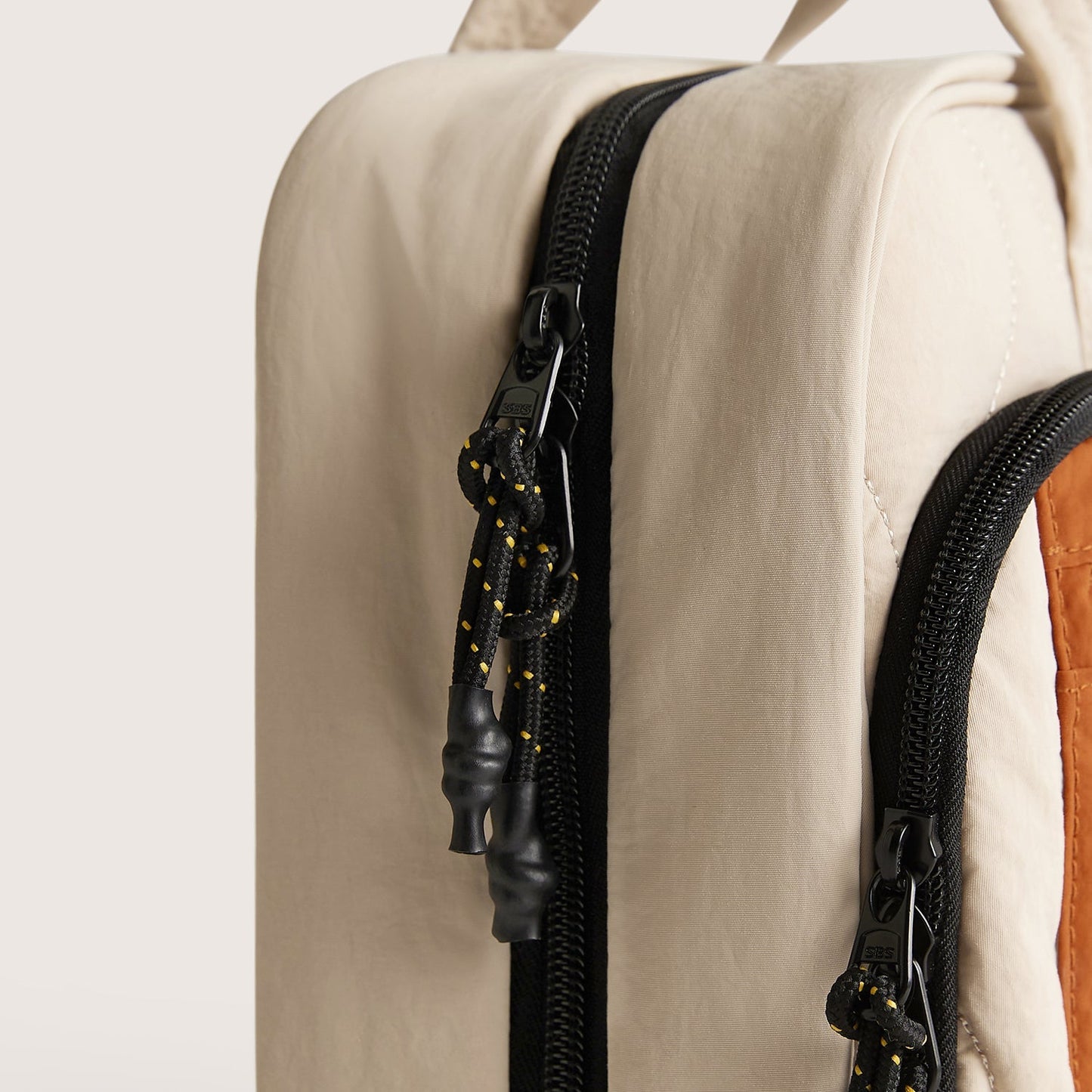 (free gift) Paz Hanging Toiletry Bag