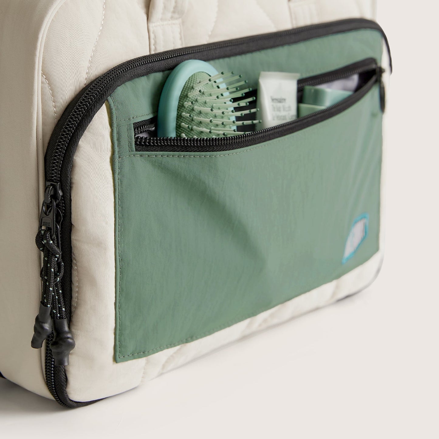 (free gift) Paz Hanging Toiletry Bag